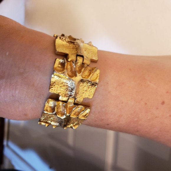 GOLD RARE VINTAGE DESIGNER BRACELET BY ...ROBERT LARIN ..VERY LIMITED - Picture 2 of 5